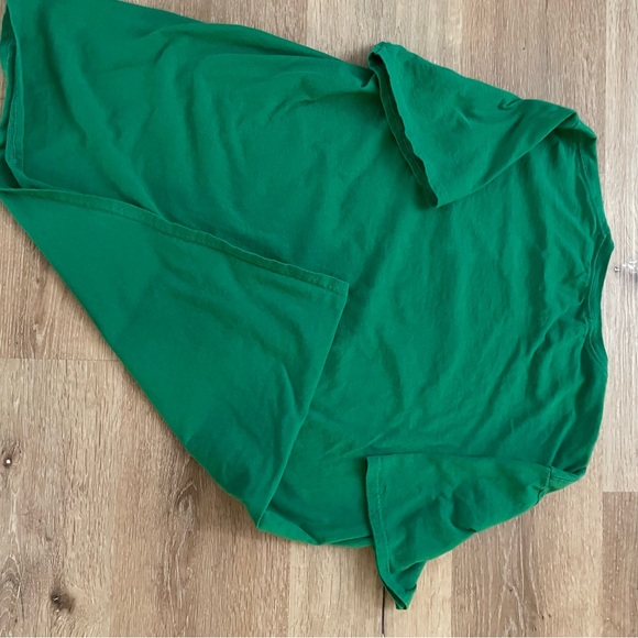 Looney Tunes Graphic Christmas Green size XL T-Shirt. Many characters. Fun! - Picture 6 of 6